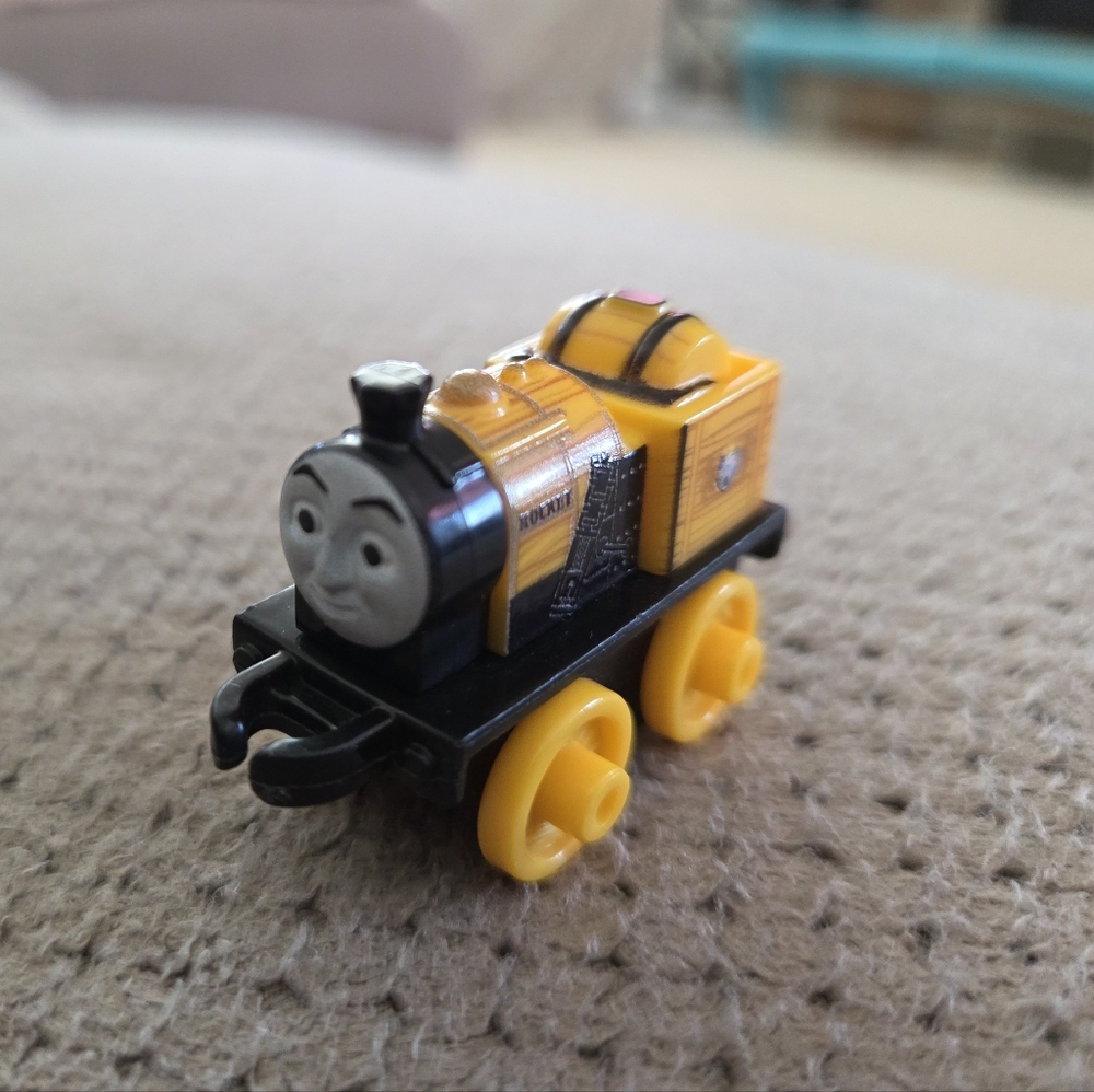 Thomas & Friends Mini Train Engine 2014 Stephen K18D mini train 2" yellow black